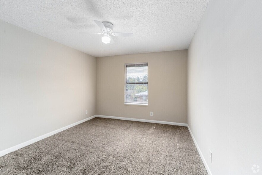 Building Photo - 4601 Packard Dr