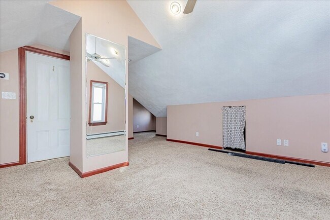 Building Photo - 9 Lapham St
