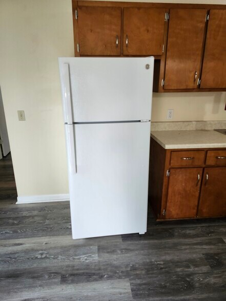Refrigerator - 5230 Beach Dr