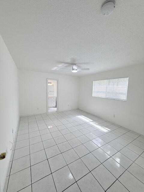 Building Photo - 1020 N 18th Ct