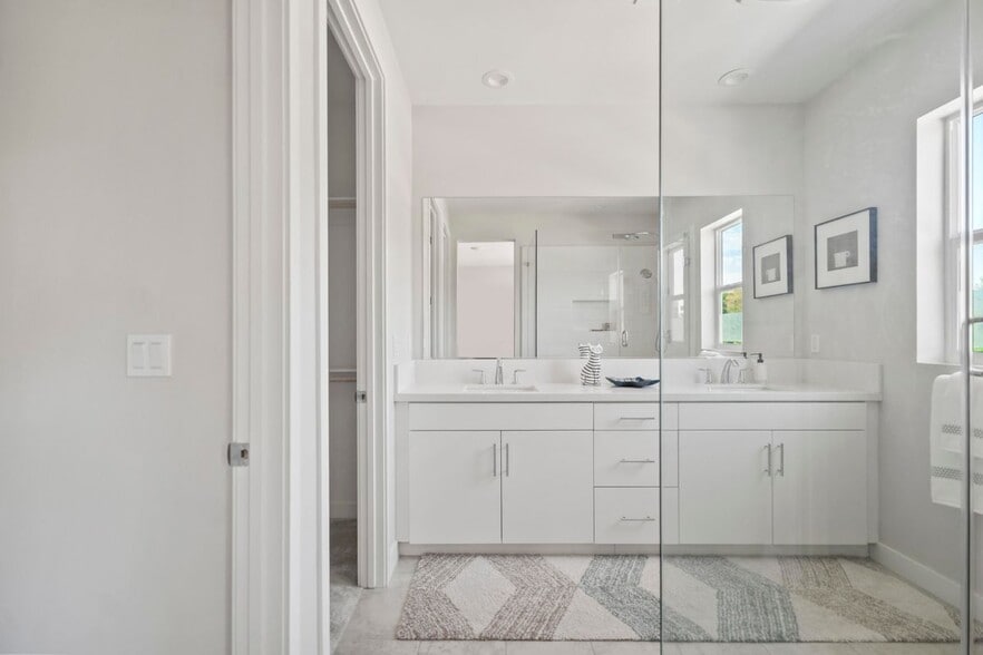 Building Photo - 151 Holliston