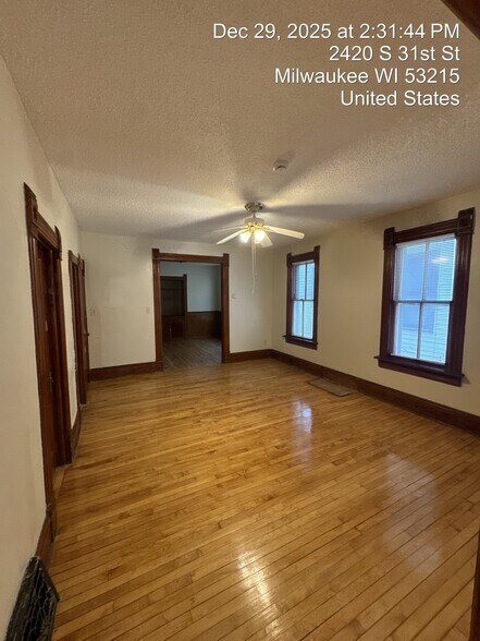 Building Photo - 2420 S 31st St