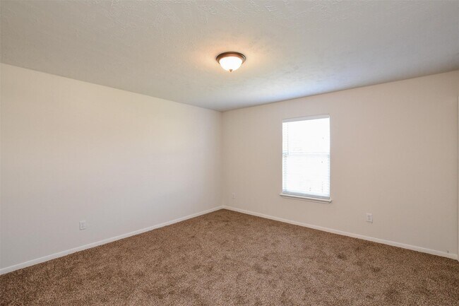 Building Photo - 19014 Prairie Bluff Dr