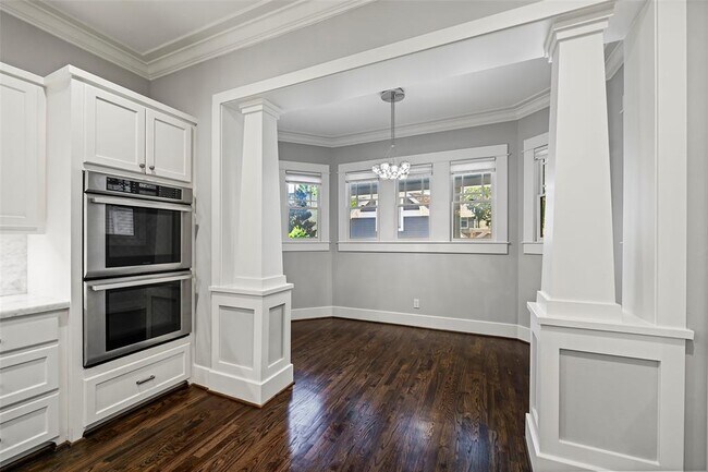 Building Photo - 542 W 26th St