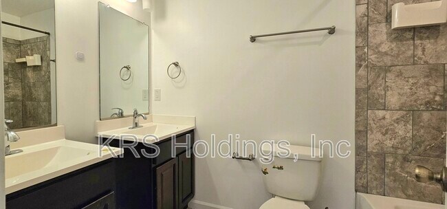 Building Photo - 3200 Armistead Dr