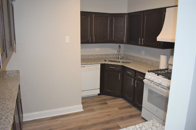 Building Photo - 121 N Gregory St