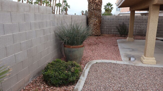 Building Photo - Just Remodeled House