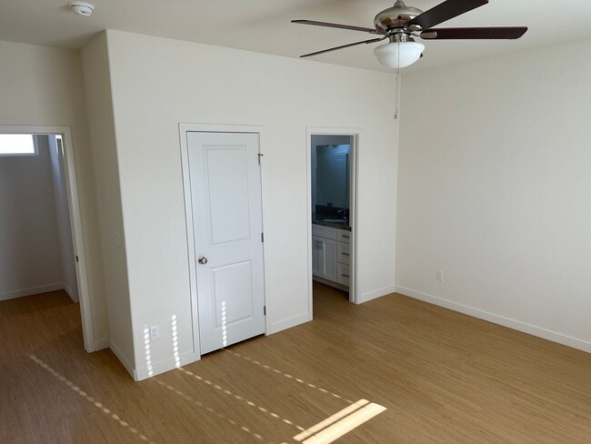 Building Photo - 8900 Brown Hills Dr