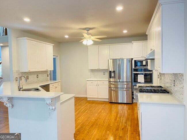 Building Photo - 4433 Fairecroft Terrace