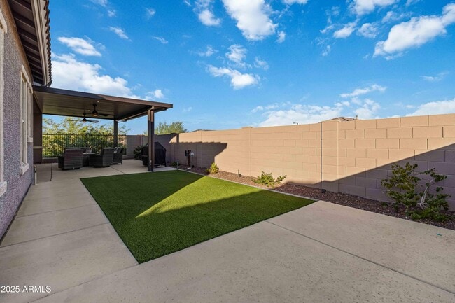 Building Photo - 21261 W Virginia Ave