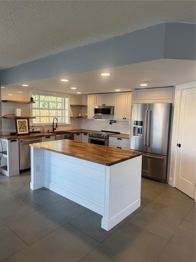 Building Photo - 5235 SW 153rd Ave