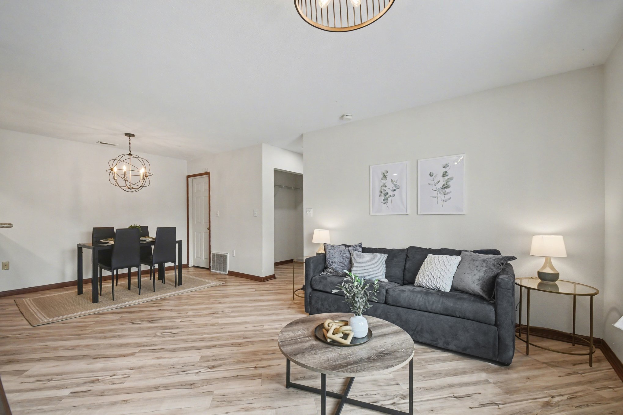 Building Photo - 118 Rhodes St