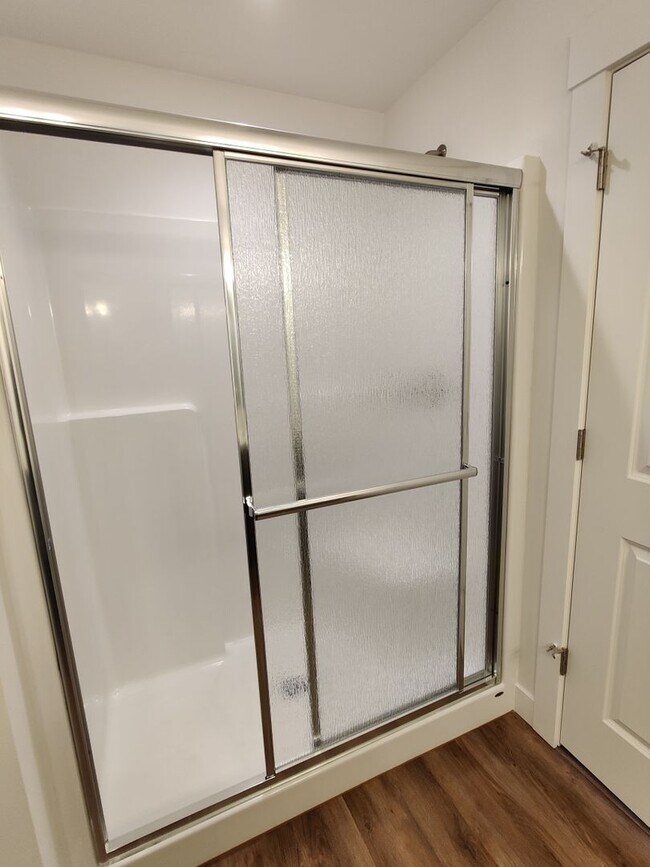 Building Photo - *MOVE IN SPECIAL - HALF OFF FIRST MONTH'S ...