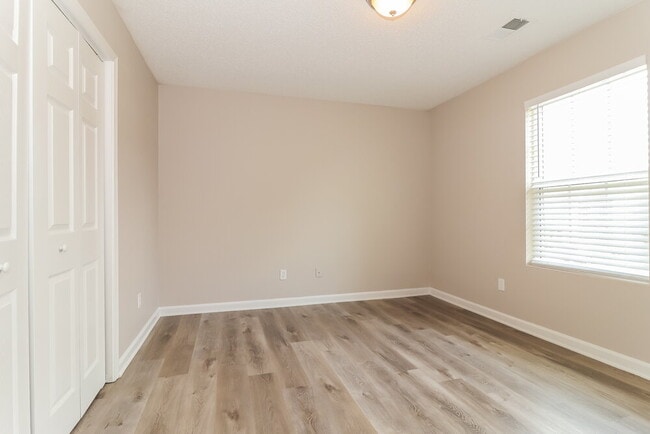 Building Photo - 81 Middlebrook Dr