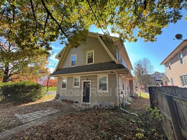 Building Photo - 107 Edgewood Ave