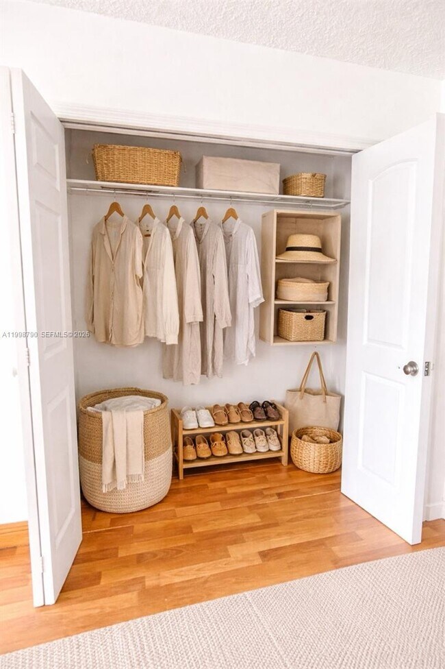 Building Photo - 1283 W 51st Pl