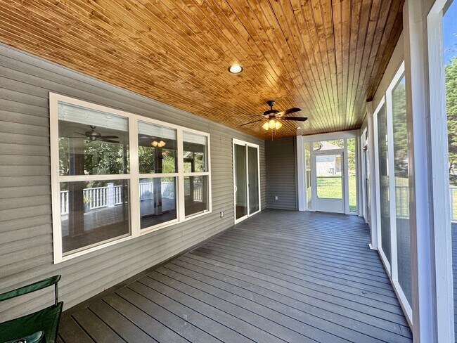 Building Photo - 126 Pocola Way