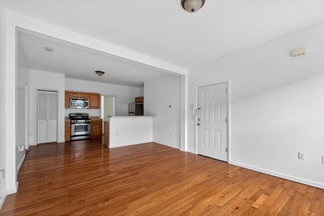 Building Photo - 359 Palisade Ave