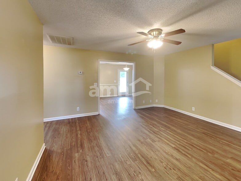 Building Photo - 912 Crystal Bear Trl