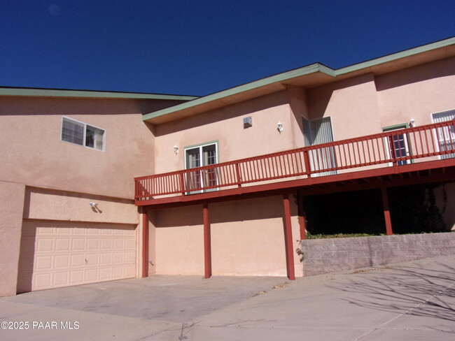 Building Photo - 9737 E Rancho Vista Dr