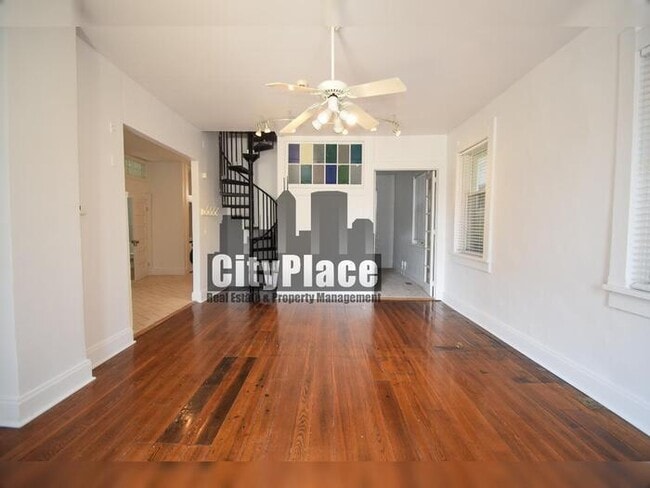 Building Photo - 642 S Meridian St