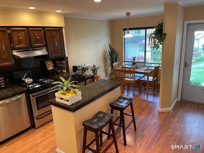 Building Photo - 448 Cypress Rd