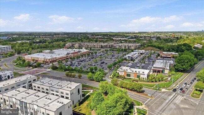 Building Photo - 14435 Gln Mnr Dr
