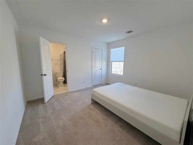 Building Photo - 224 Canley Lp