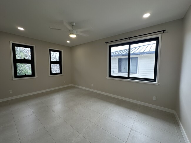 Building Photo - 99-52 Moanalua Rd