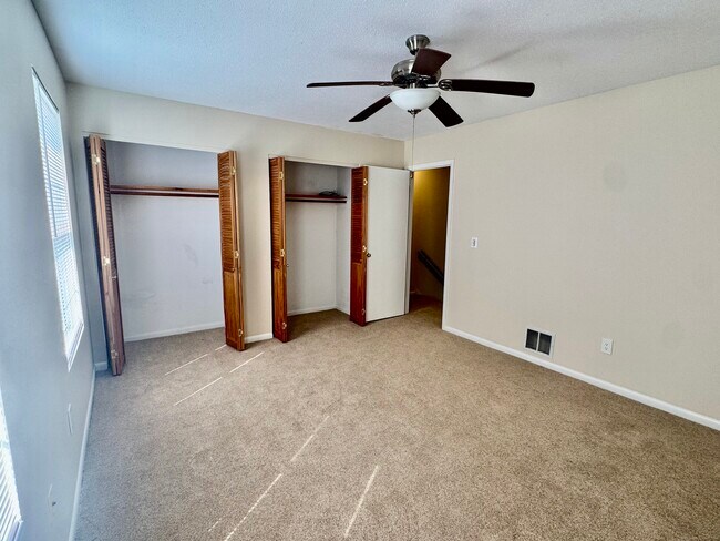 Building Photo - 229 Branford Rd