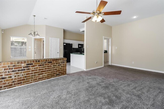 Building Photo - 2622 Eaglenest Ln