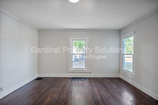 Building Photo - 1227 Woodside Blvd