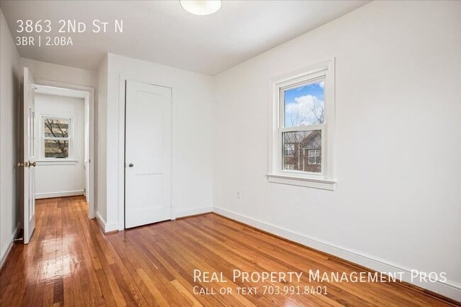 Building Photo - 3863 2nd St N