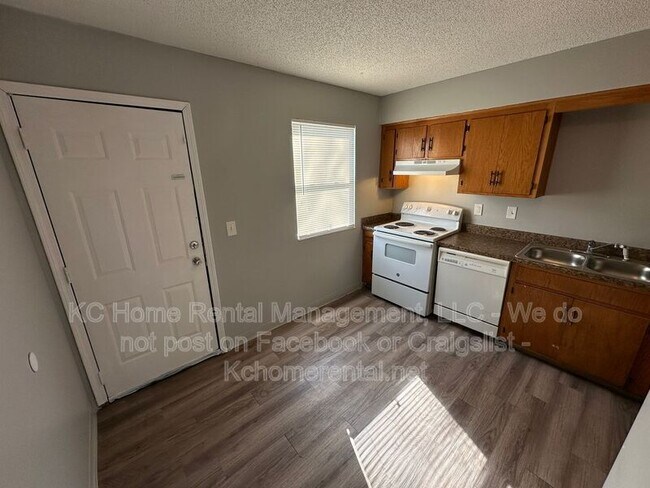 Building Photo - 1525 Jackson Ave