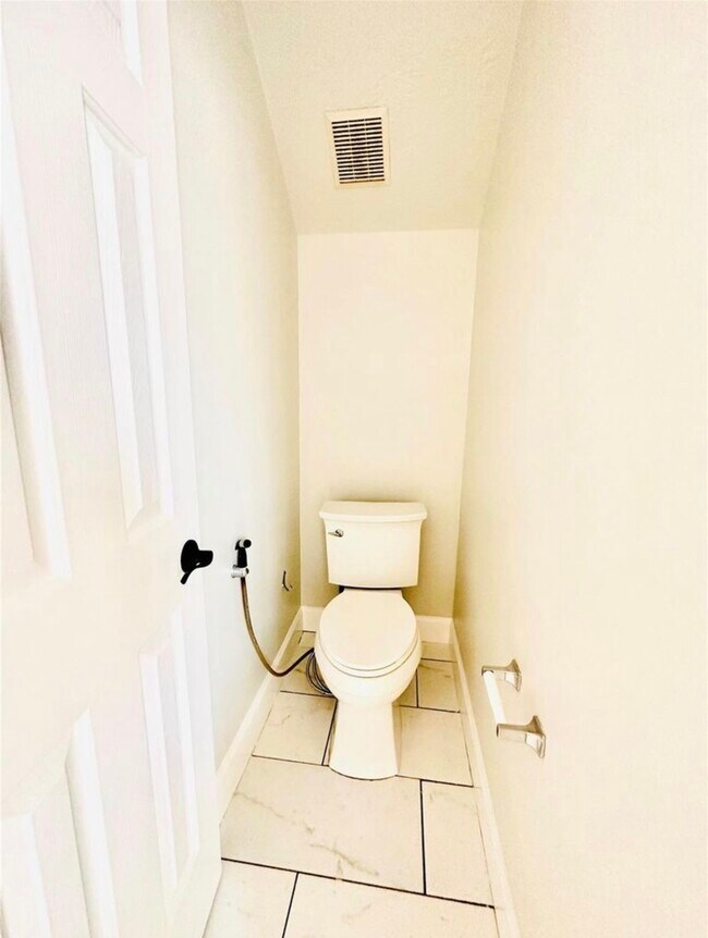 Building Photo - 5902 Crestford Park Ln