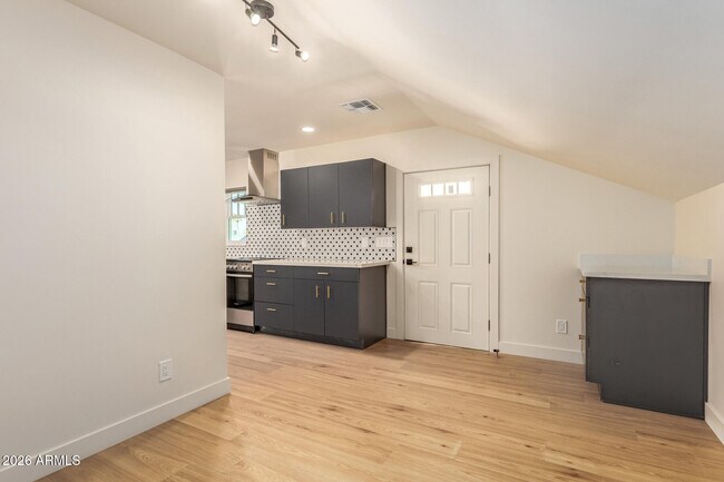 Building Photo - 125 N 11th Ave