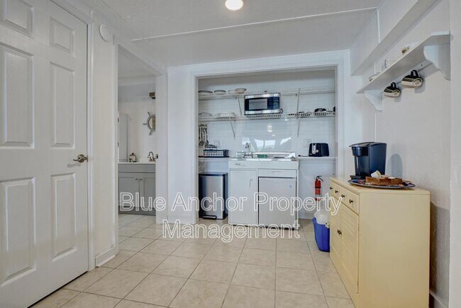 Building Photo - 337 Dogwood Ln E
