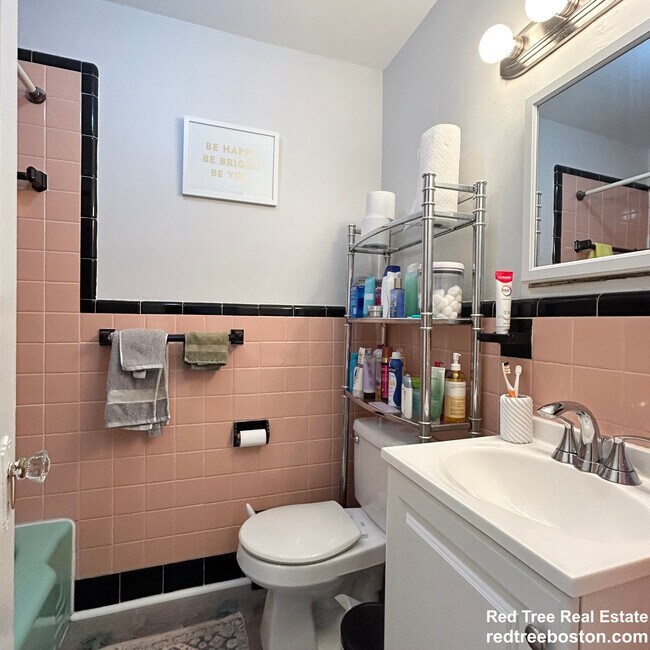 Apt #2 , 2bed - 175 Harvard St