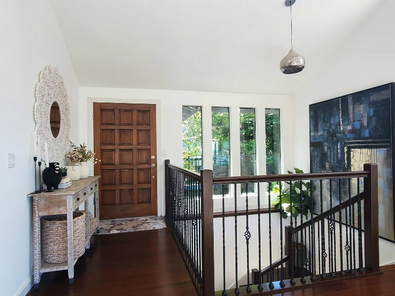 Building Photo - 5111 23rd Ave W