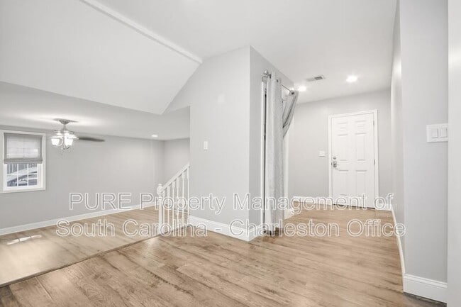 Building Photo - 1133 Brody Ave
