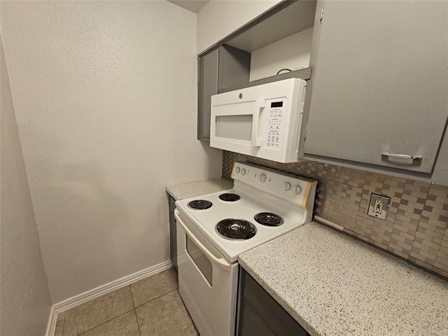 Building Photo - 3121 Park Ln