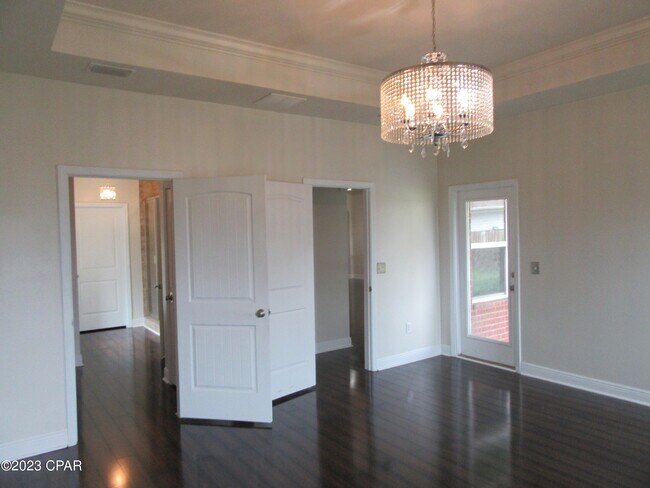 Building Photo - 105 N Shoreview Dr.