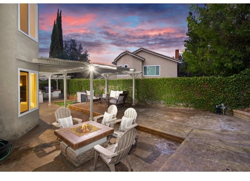 Building Photo - 24641 Ashland Dr