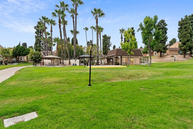 Building Photo - 6908 Camphor Ln