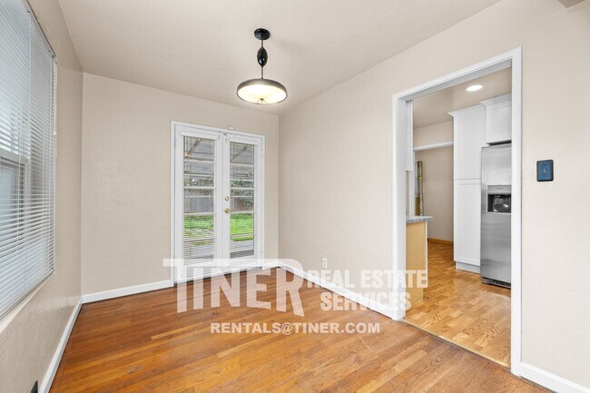 Building Photo - Tahoe Park Charmer with remodeled kitchen