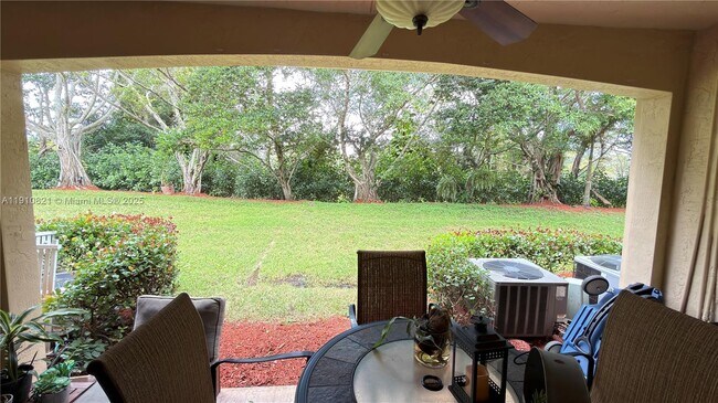 Building Photo - 3887 Tree Top Dr