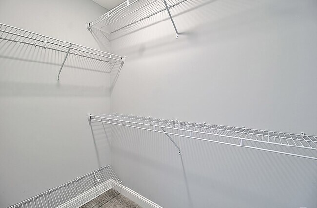 Building Photo - 566 Burke Dr