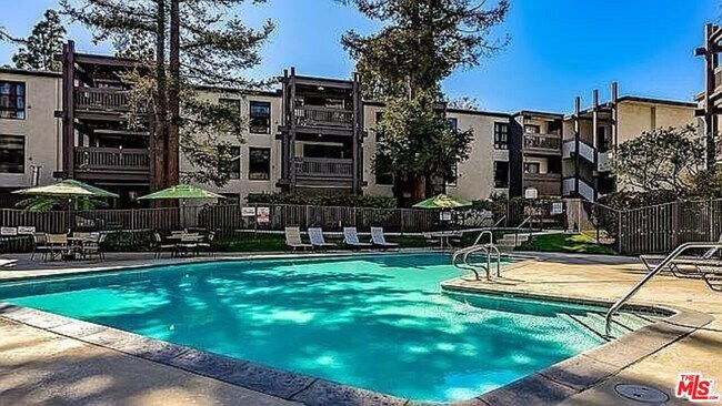 Building Photo - 7777 W 91st St