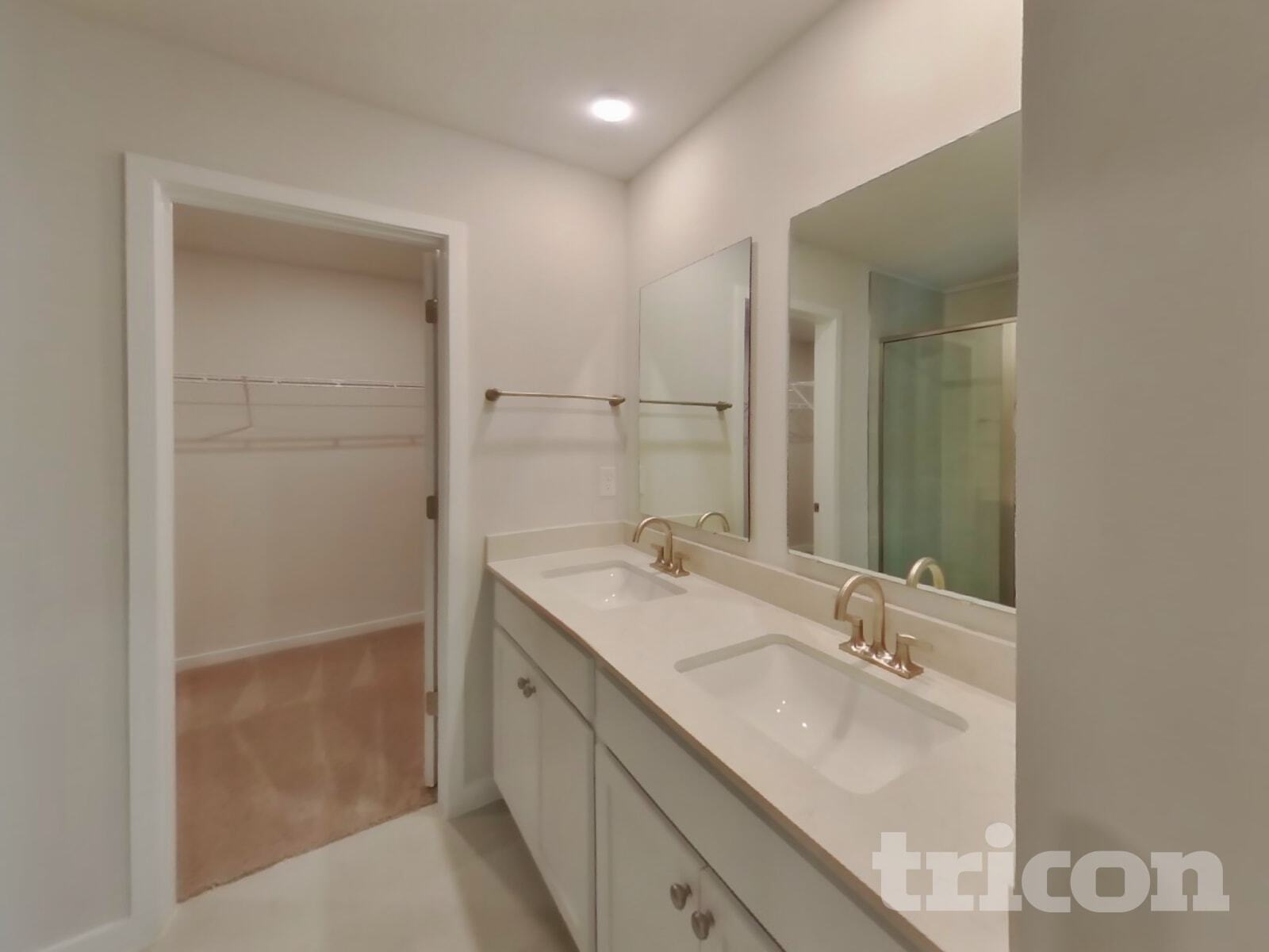 Building Photo - 14934 Macadamia Ln