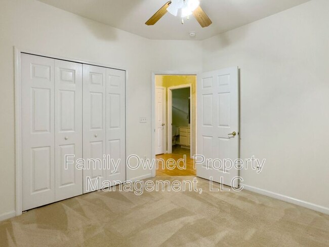 Building Photo - 8627 Grassy Oak Trail